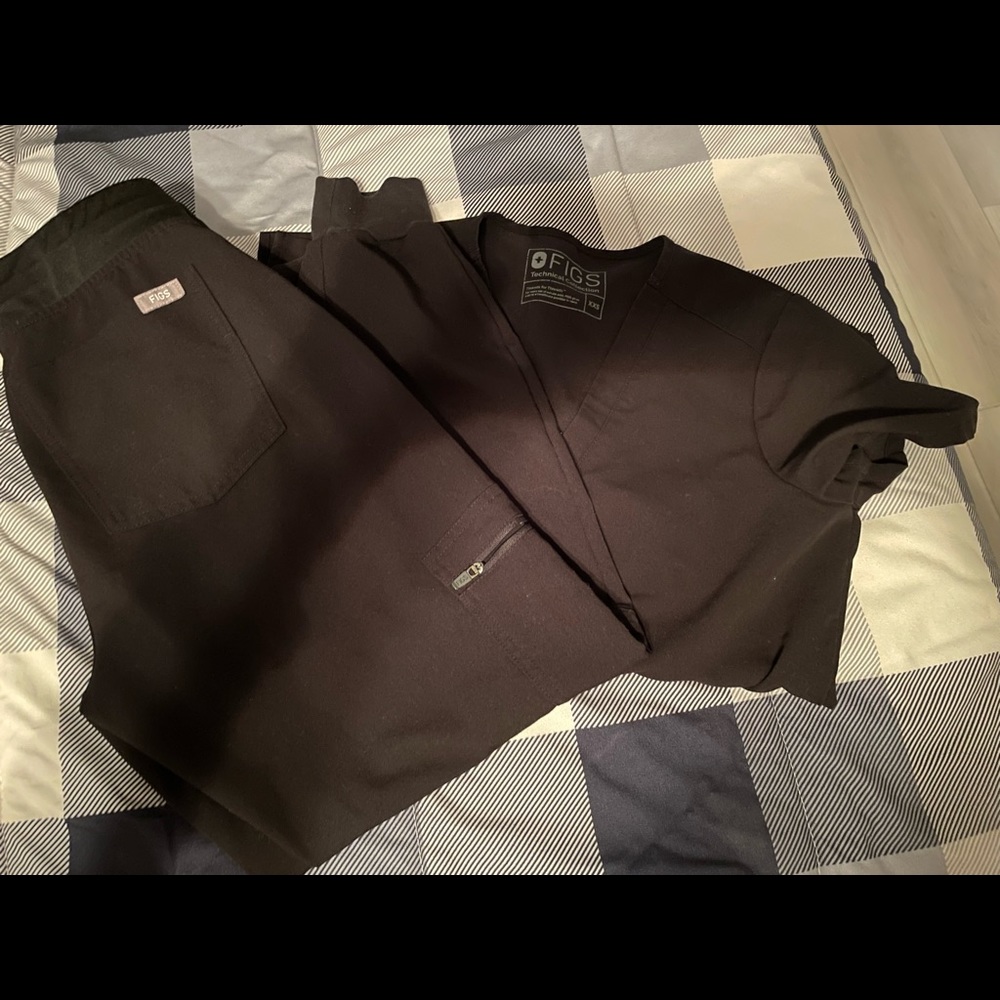 Black Figs Scrubs